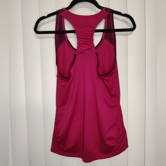 Nike Dri-Fit Razorback athletic tank top size small - Picture 2 of 3